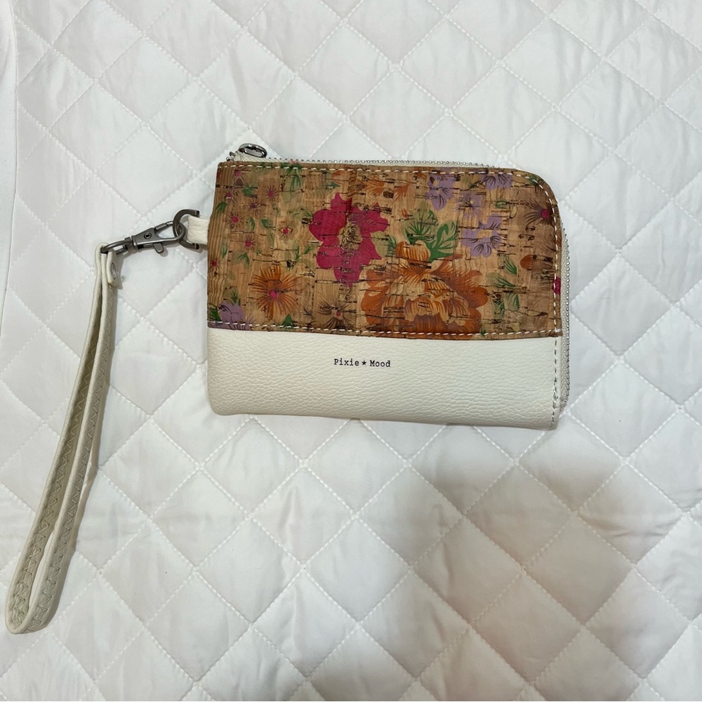 Pixie Mood White & Floral Cork Zip Wristlet